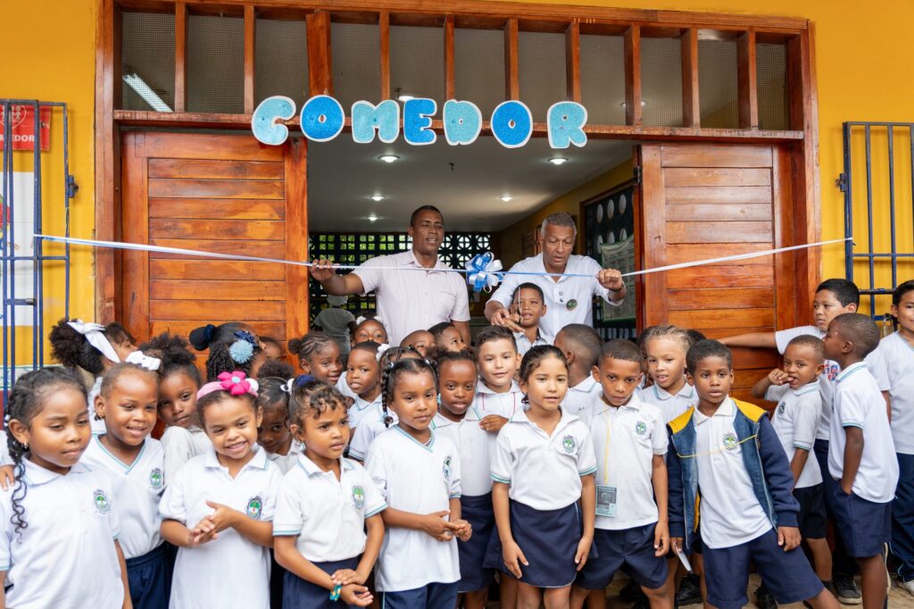 Inauguraci&oacute;n Bar&uacute; IE Luis Felipe Cabrera