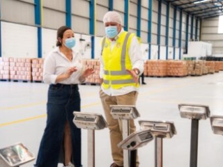Visita Contralor&iacute;a y Patrulla PAE a Bodega