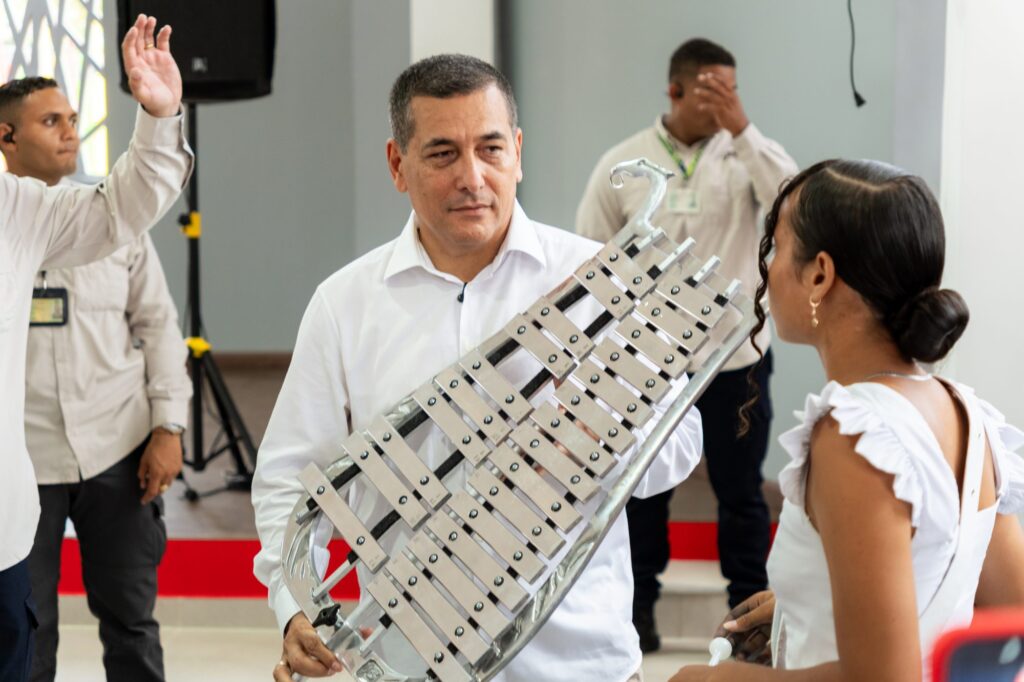 Inauguraci&oacute;n IE Jorge Artel