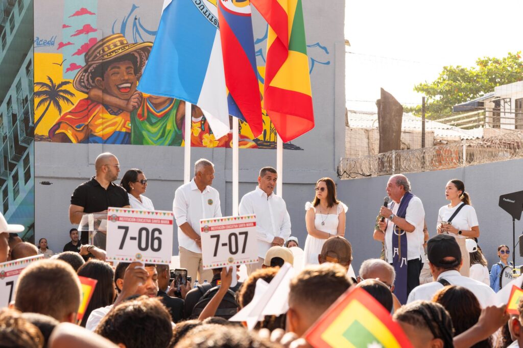 Inauguraci&oacute;n IE Santa Maria