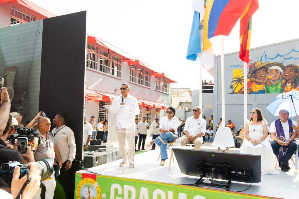 Inauguraci&oacute;n IE Santa Maria
