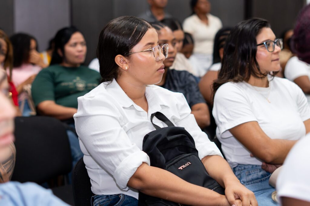 Capacitaci&oacute;n y Contrataci&oacute;n