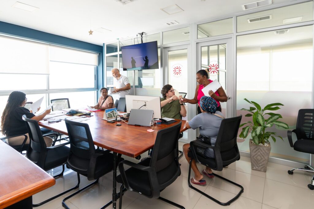 Capacitaci&oacute;n y Contrataci&oacute;n