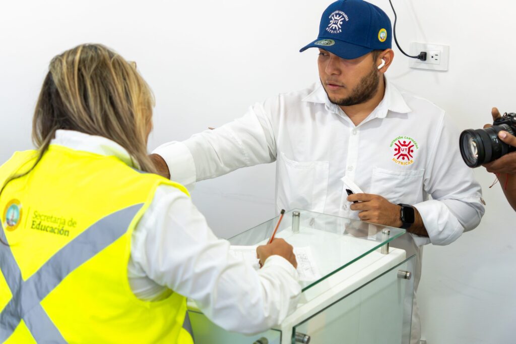 Visita Contralor&iacute;a y Patrulla PAE a Bodega