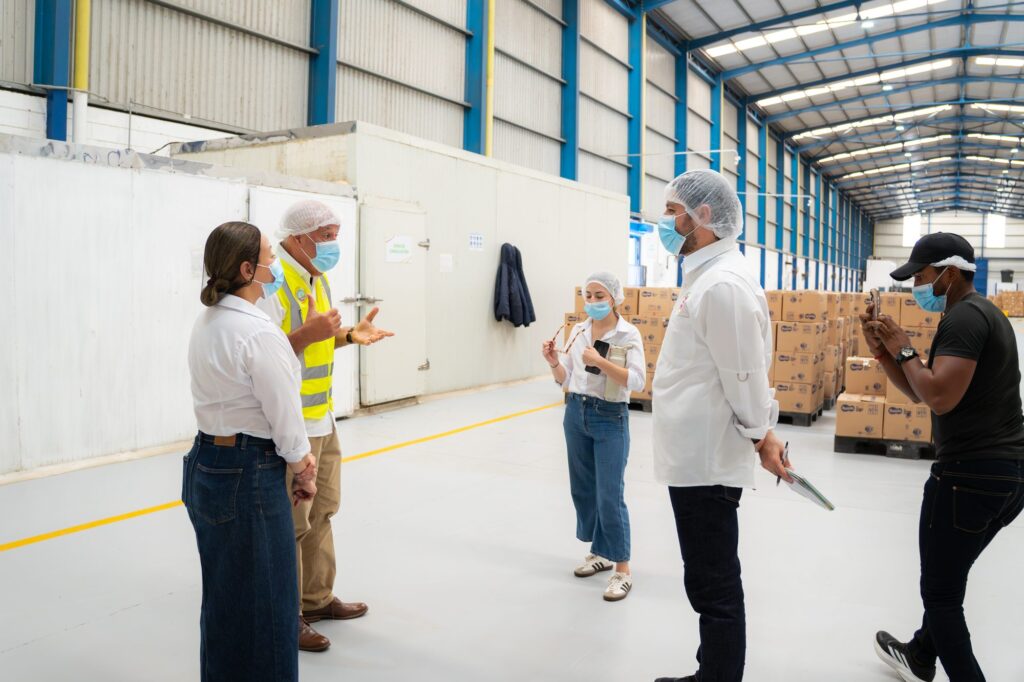 Visita Contralor&iacute;a y Patrulla PAE a Bodega