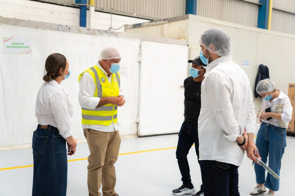 Visita Contralor&iacute;a y Patrulla PAE a Bodega