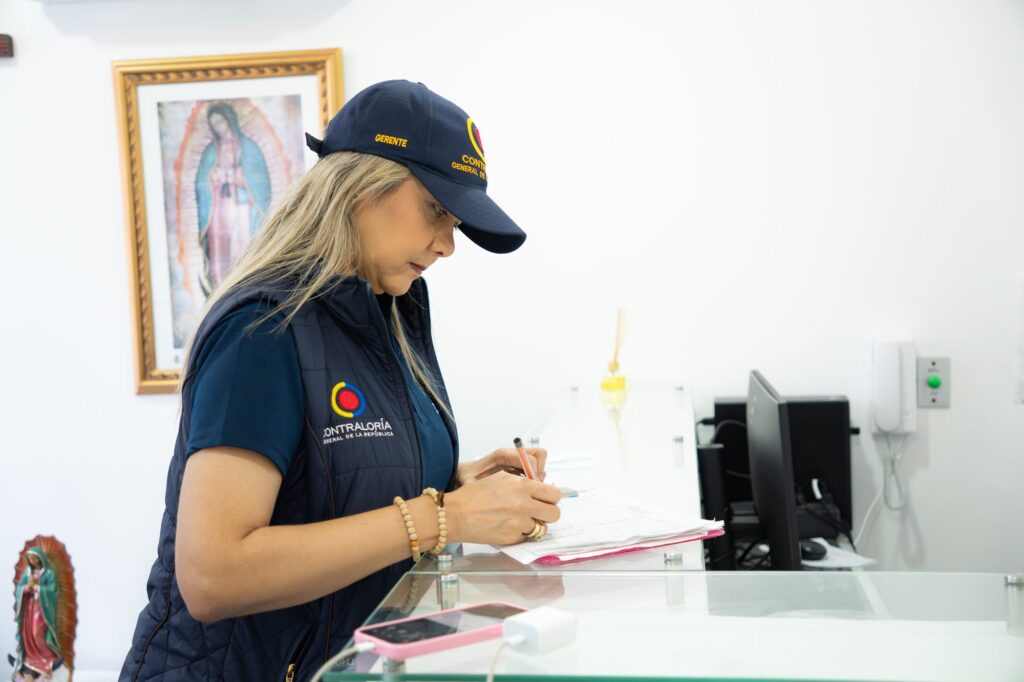 Visita Contralor&iacute;a y Patrulla PAE a Bodega