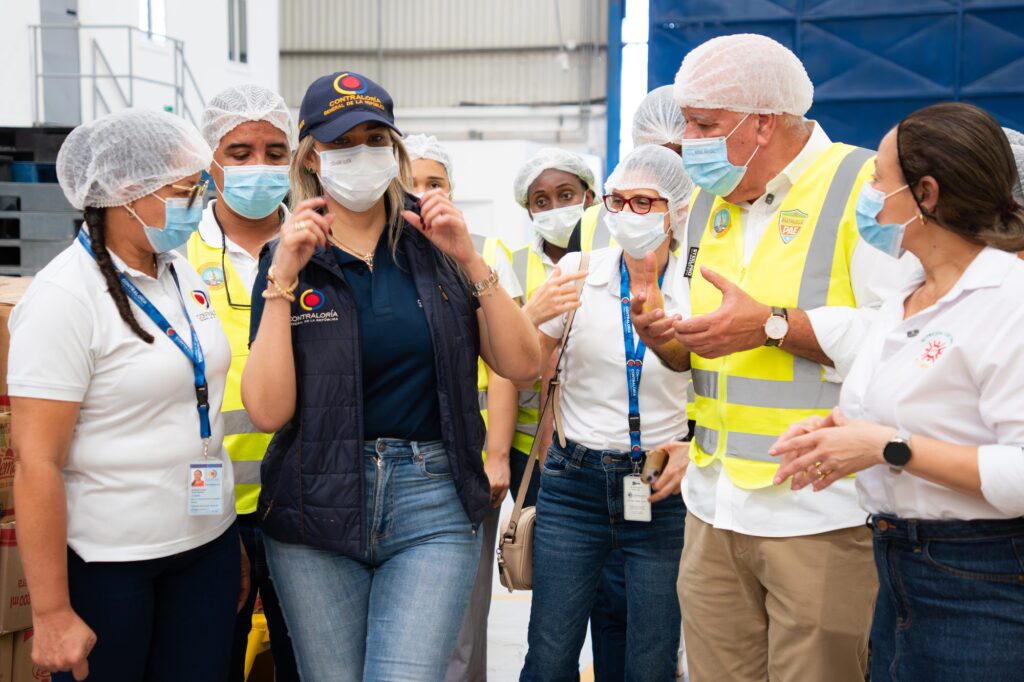 Visita Contralor&iacute;a y Patrulla PAE a Bodega