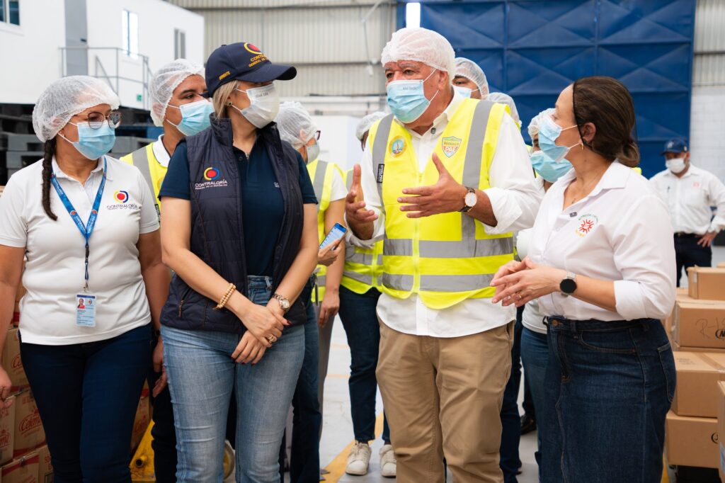 Visita Contralor&iacute;a y Patrulla PAE a Bodega