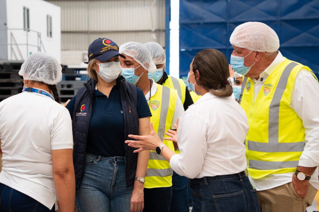 Visita Contralor&iacute;a y Patrulla PAE a Bodega