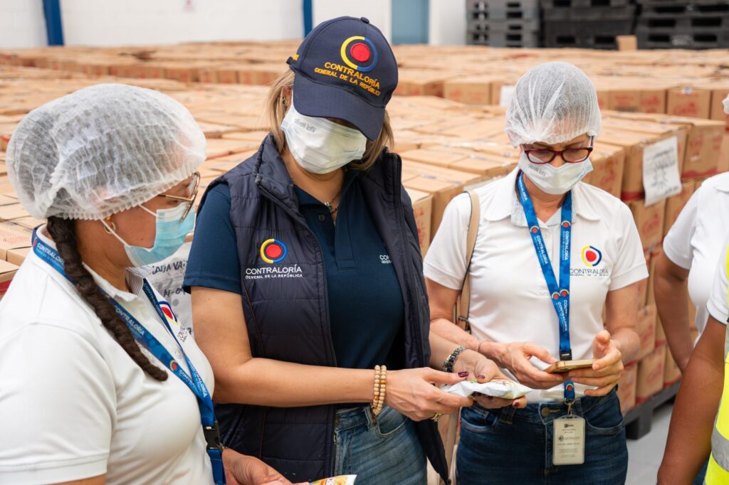 Visita Contralor&iacute;a y Patrulla PAE a Bodega