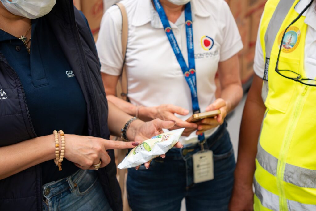 Visita Contralor&iacute;a y Patrulla PAE a Bodega