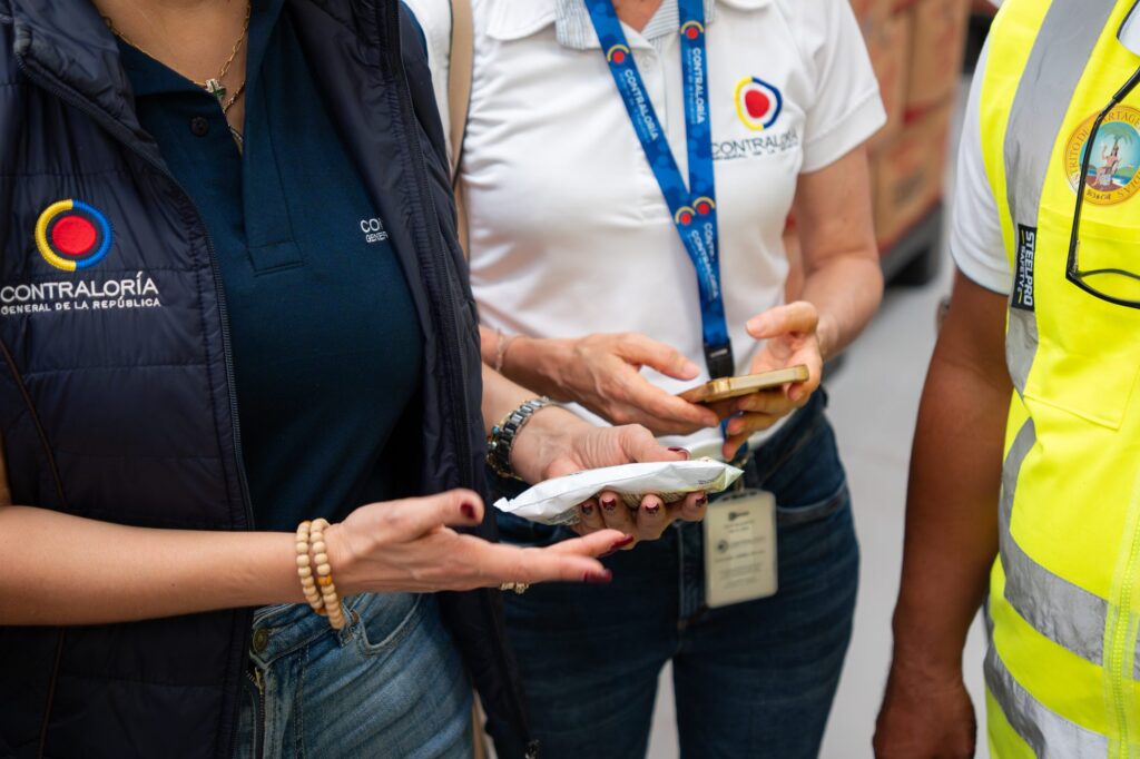 Visita Contralor&iacute;a y Patrulla PAE a Bodega