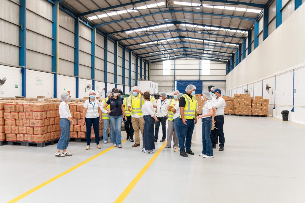 Visita Contralor&iacute;a y Patrulla PAE a Bodega