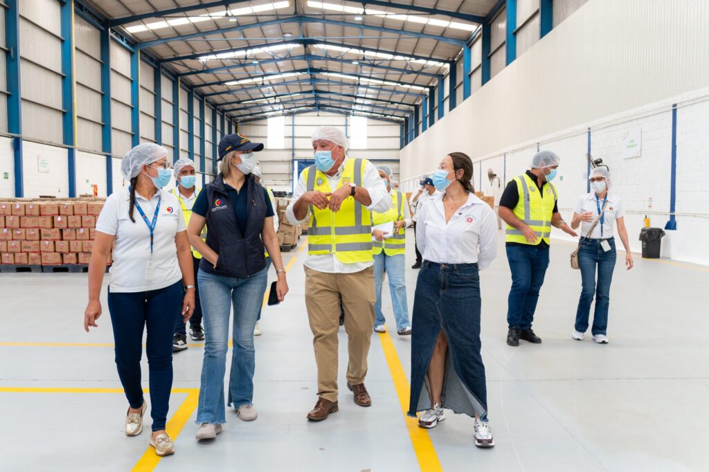 Visita Contralor&iacute;a y Patrulla PAE a Bodega