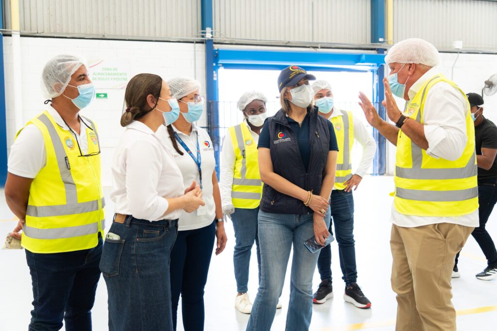 Visita Contralor&iacute;a y Patrulla PAE a Bodega