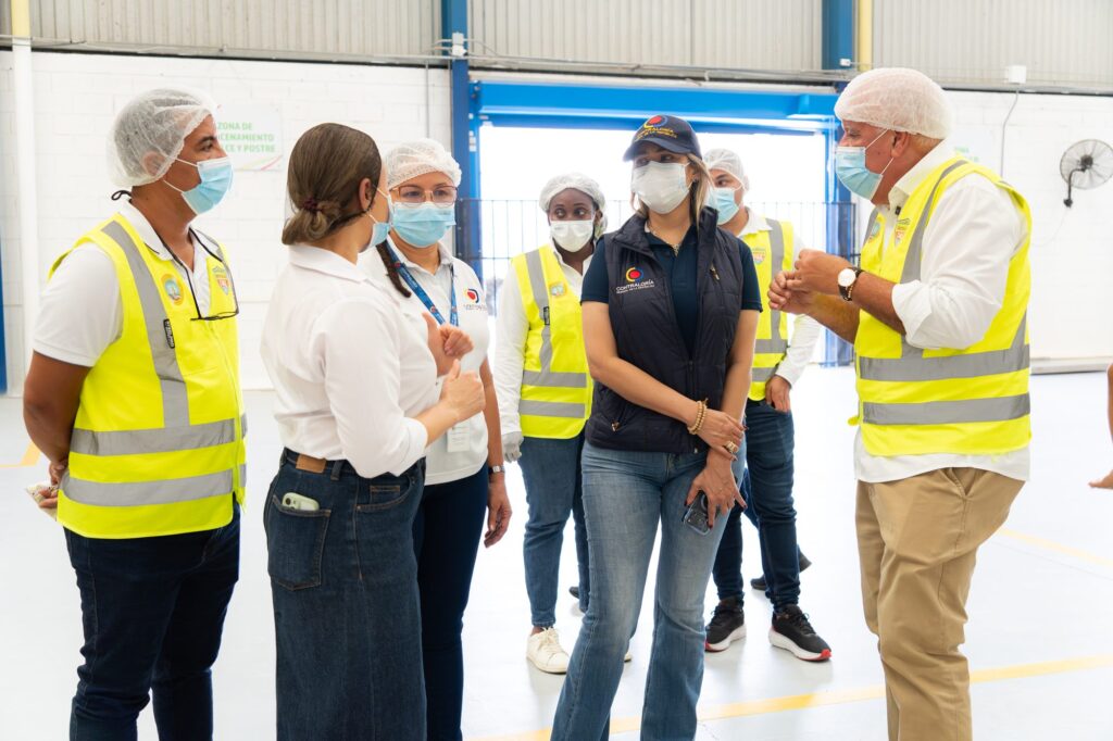 Visita Contralor&iacute;a y Patrulla PAE a Bodega
