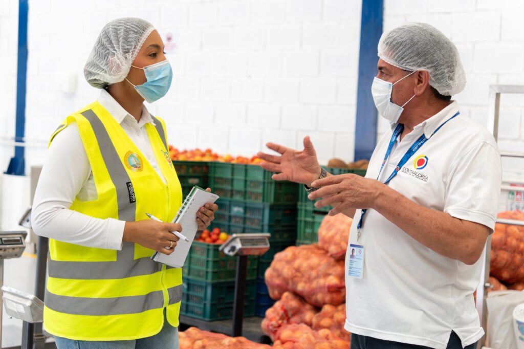 Visita Contralor&iacute;a y Patrulla PAE a Bodega