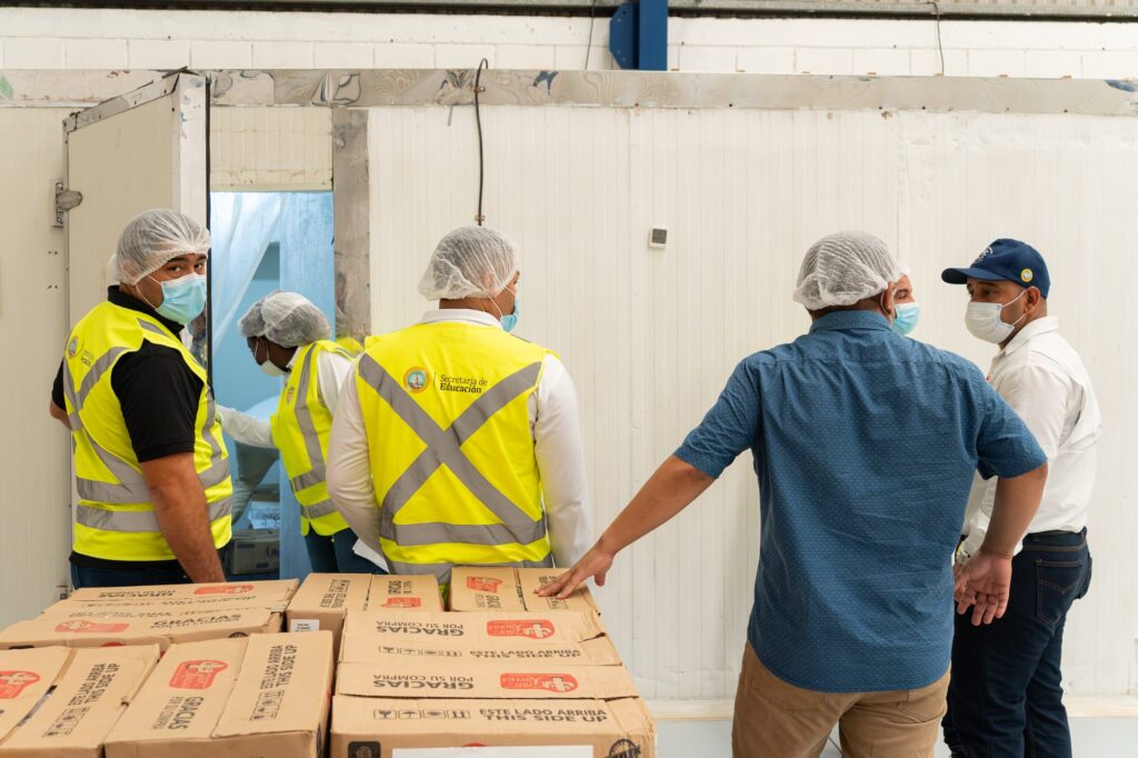 Visita Contralor&iacute;a y Patrulla PAE a Bodega
