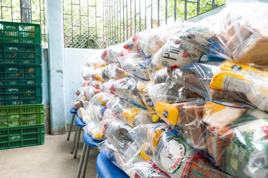 Entrega Paquetes IE Las Gaviotas