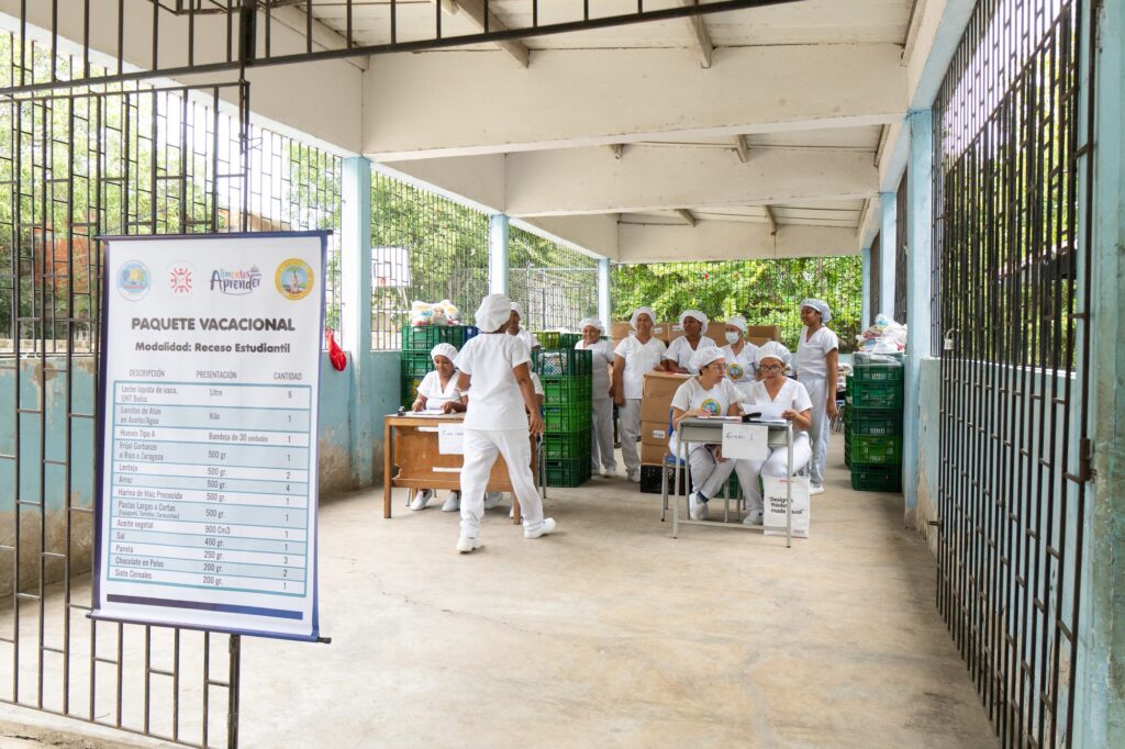 Entrega Paquetes IE Las Gaviotas