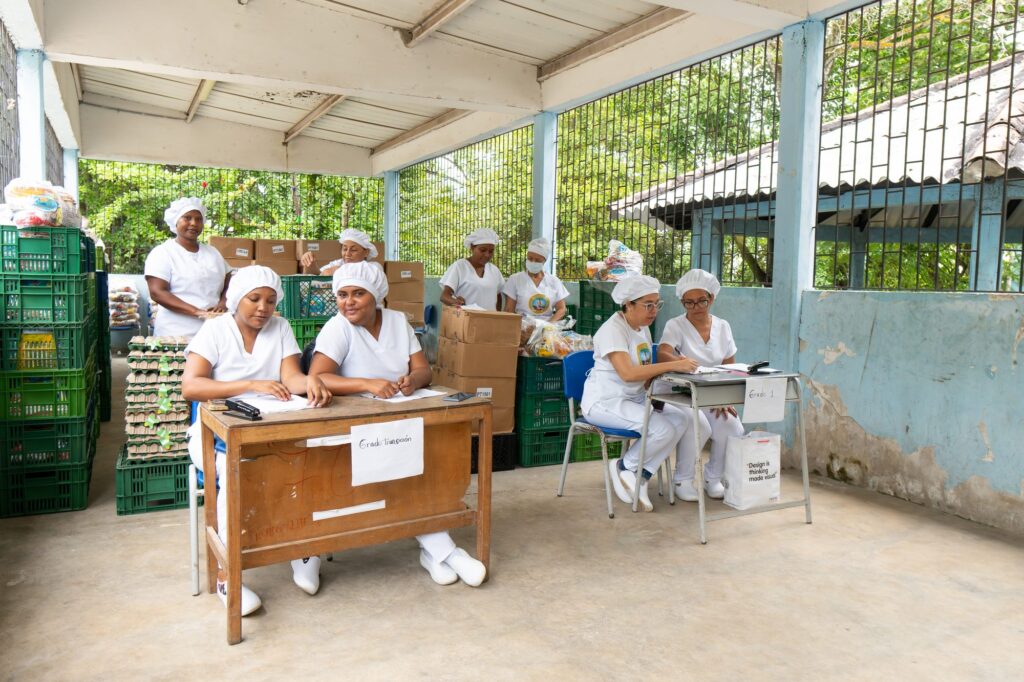 Entrega Paquetes IE Las Gaviotas