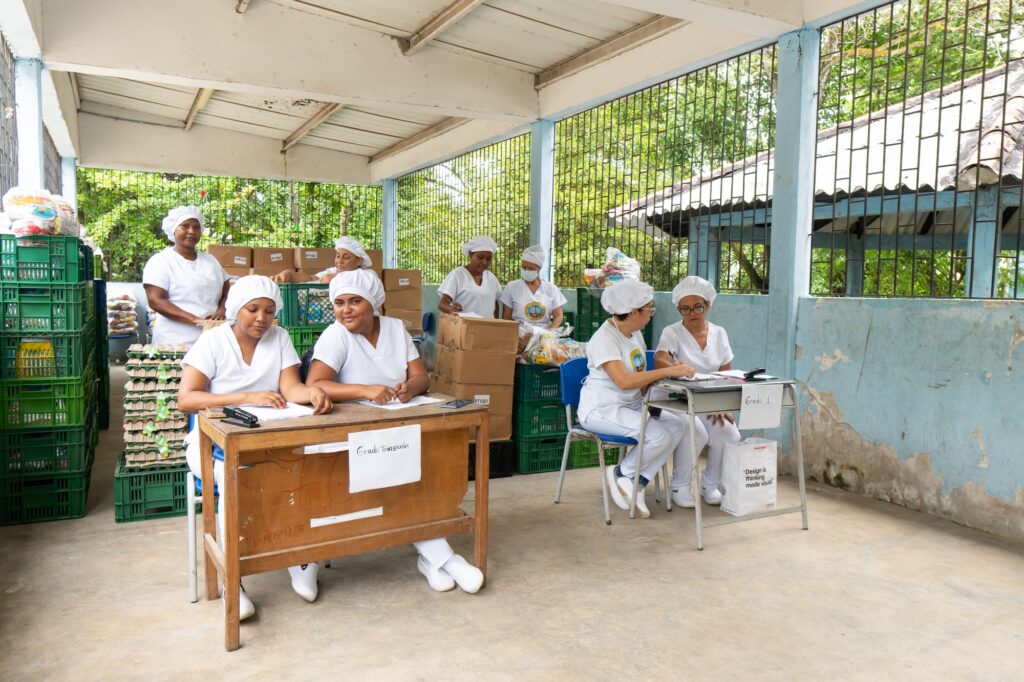 Entrega Paquetes IE Las Gaviotas