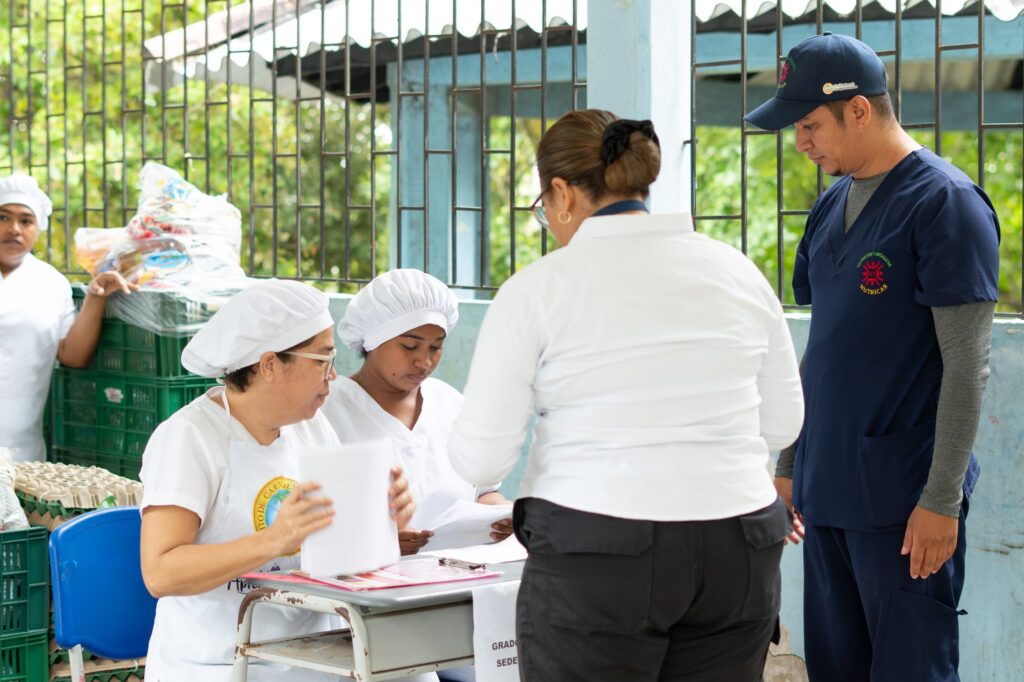 Entrega Paquetes IE Las Gaviotas