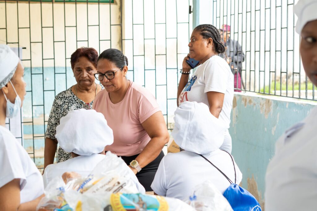 Entrega Paquetes IE Las Gaviotas
